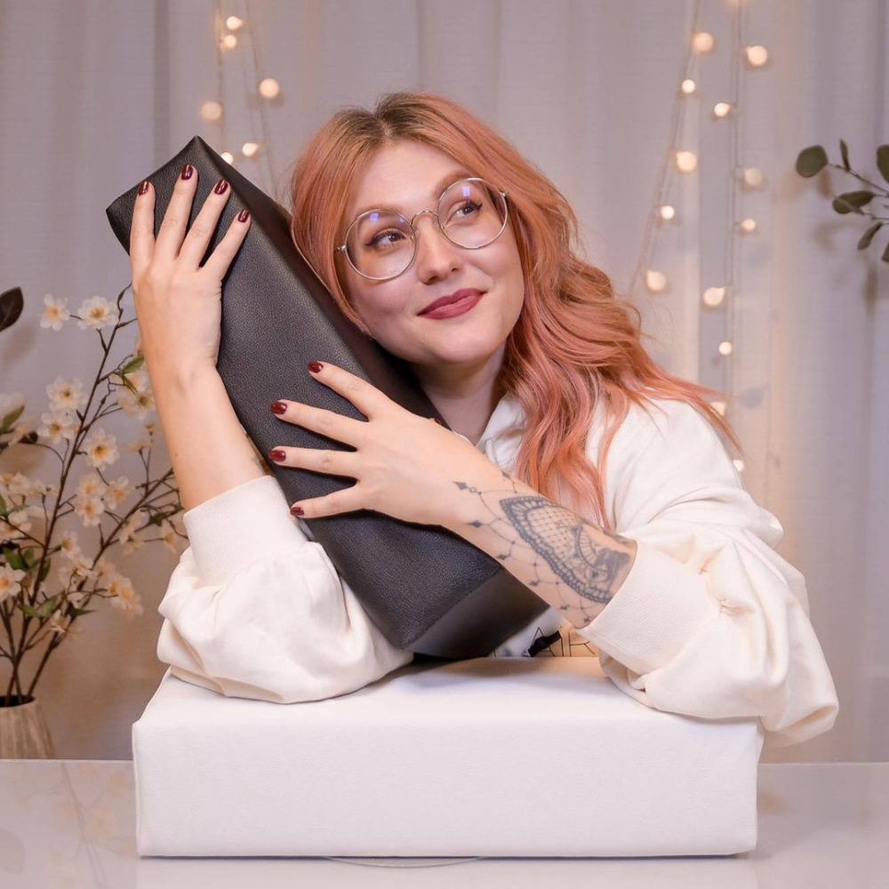 Celina Ryden's Moonflair XXL Custom Nail Arm Rest - Professional Manicure Pillow - Picture 2 of 5